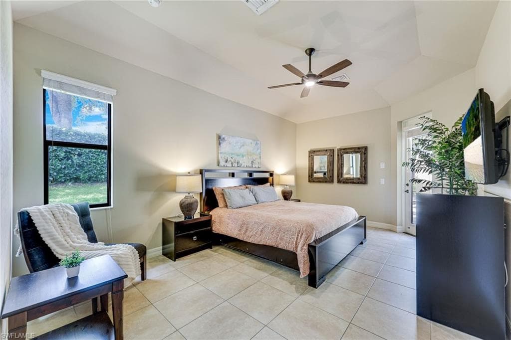 1221 Briarwood CT-8