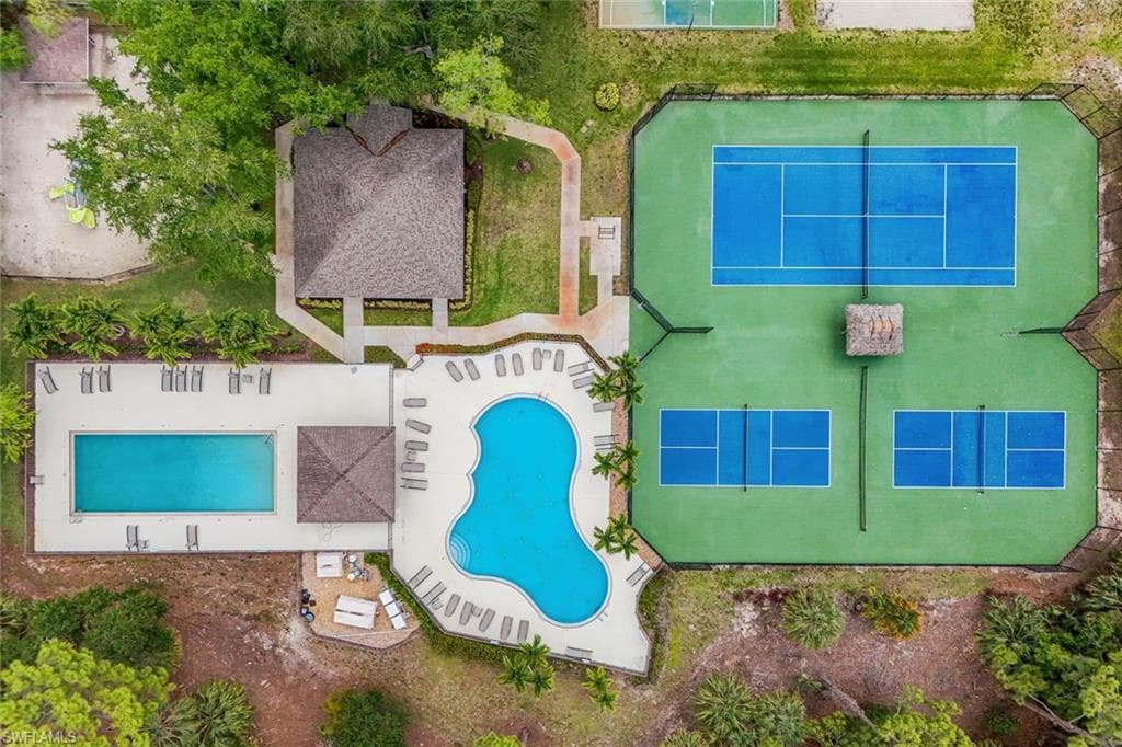 1221 Briarwood CT-18