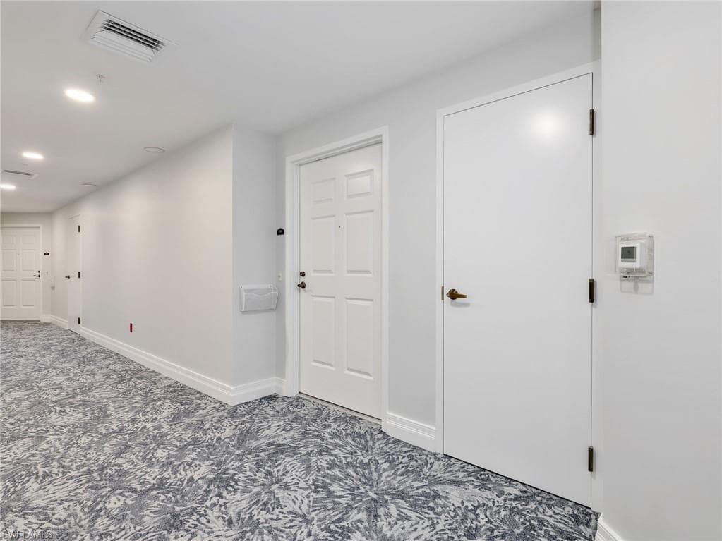 1001 Arbor Lake DR 202-25