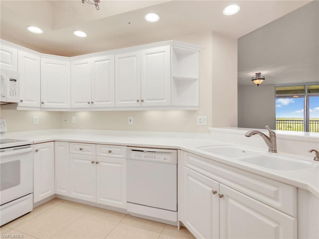 1001 Arbor Lake DR 202-3