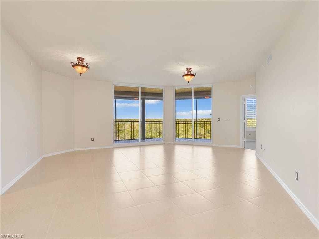 1001 Arbor Lake DR 202-7
