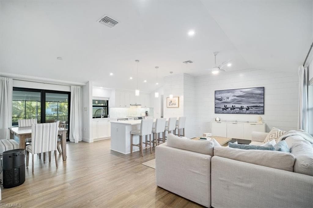 148 1st ST-7