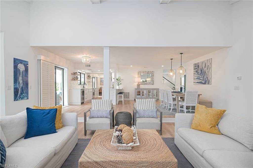 1420 Jewel Box AVE-9