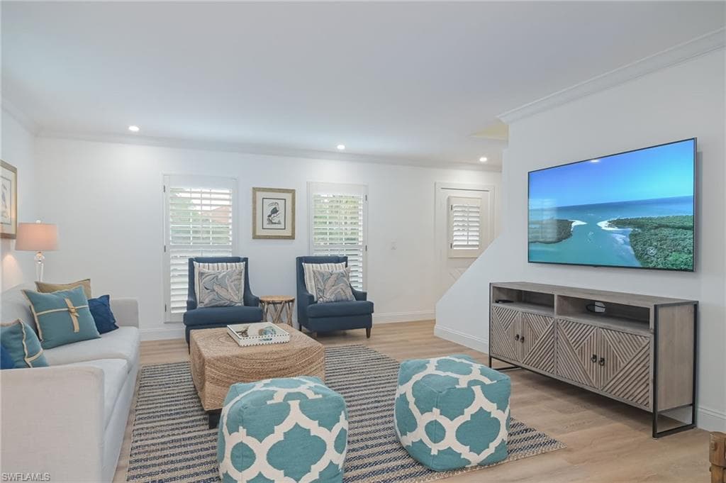 1420 Jewel Box AVE-14