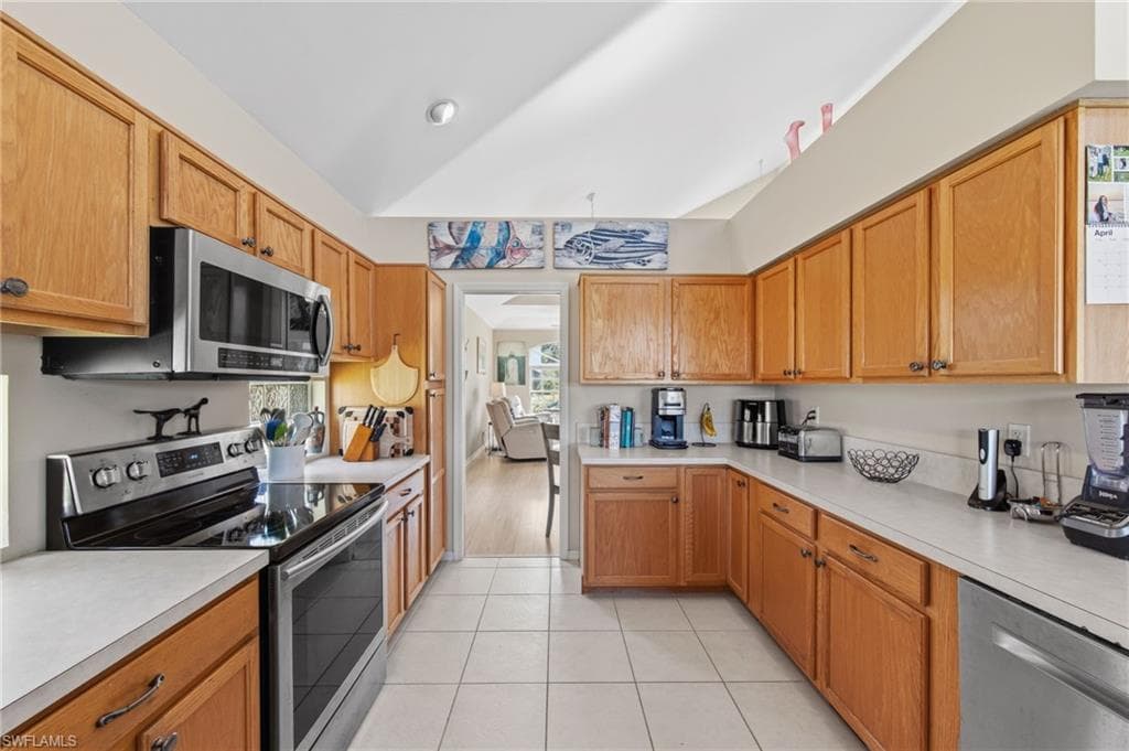 17870 Castle Harbor DR-15