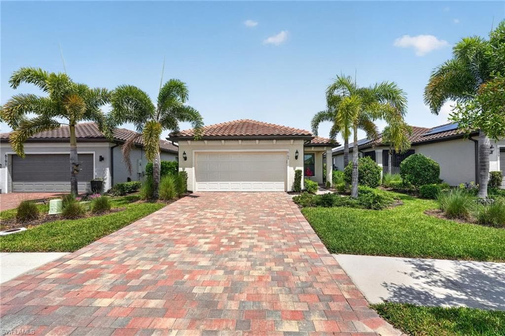 6195 Revelry CT-1