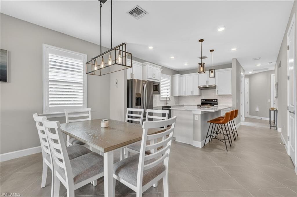 6195 Revelry CT-12