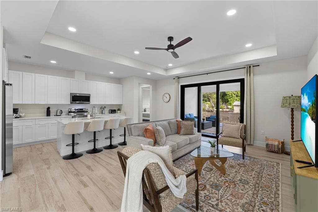 2533 Storter AVE-9