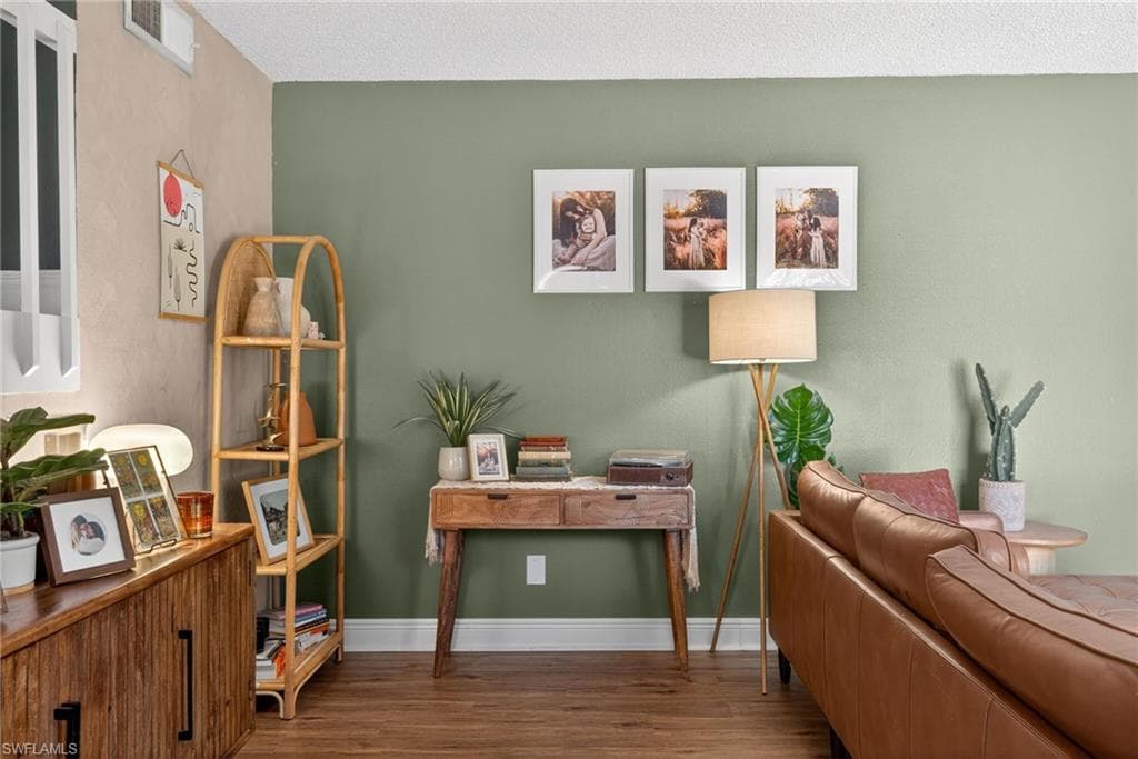 1466 Park Shore CIR 3-13