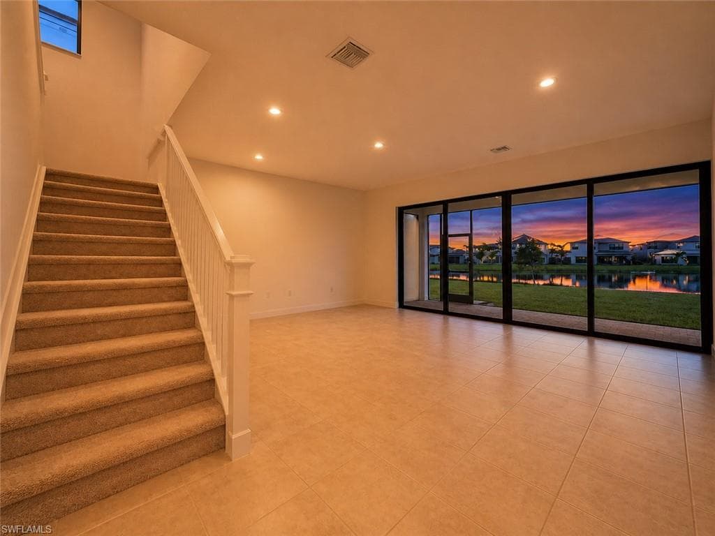 20921 Thistle Leaf LN-23