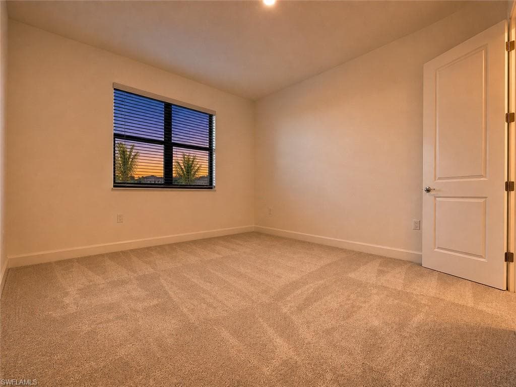 20921 Thistle Leaf LN-33