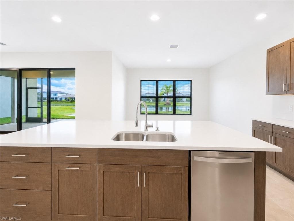 20921 Thistle Leaf LN-9