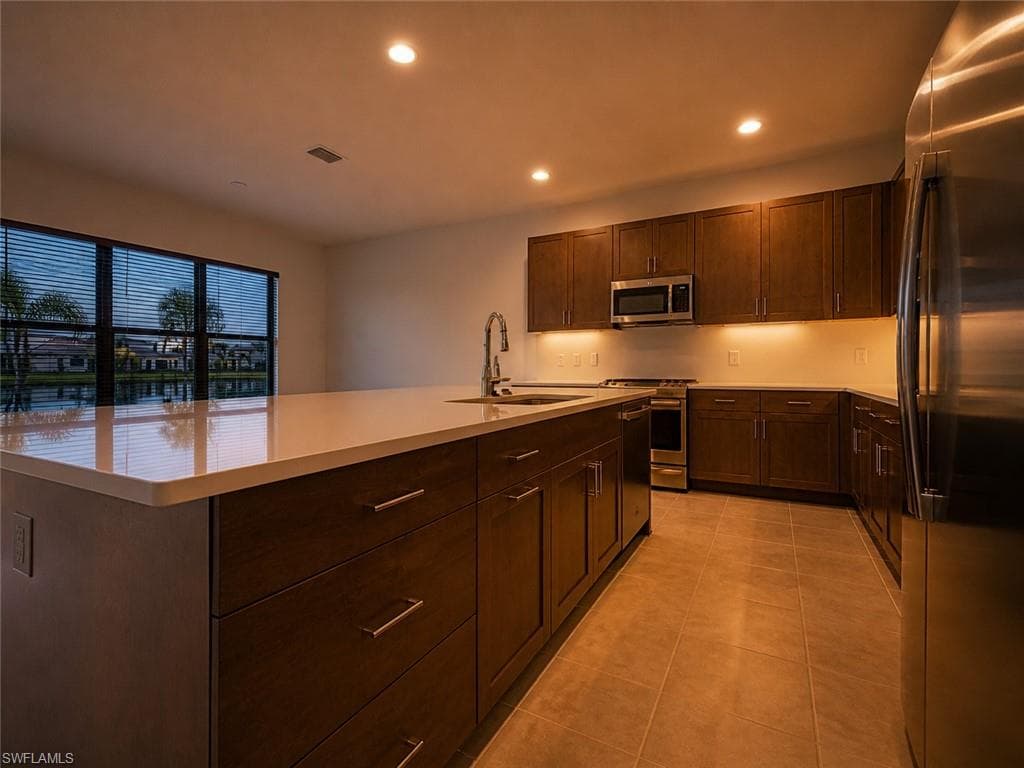 20921 Thistle Leaf LN-24
