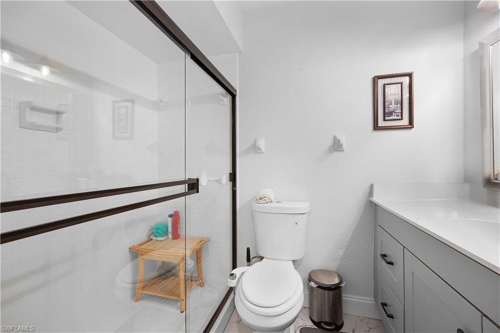 1513 Edgewater CIR-15