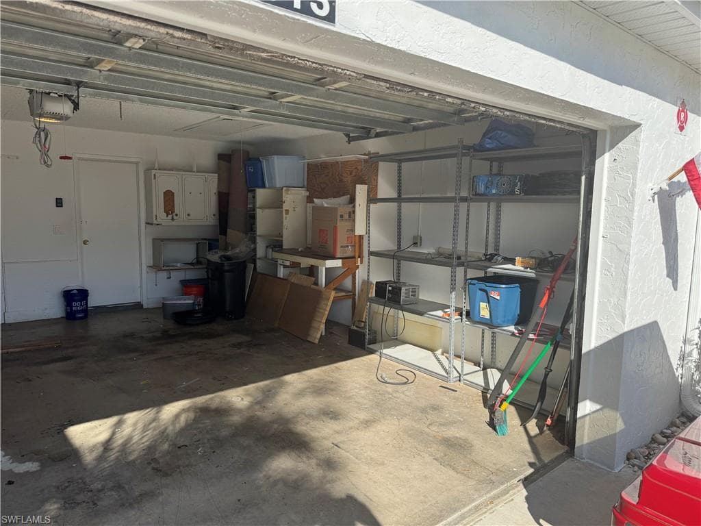 1513 Edgewater CIR-25