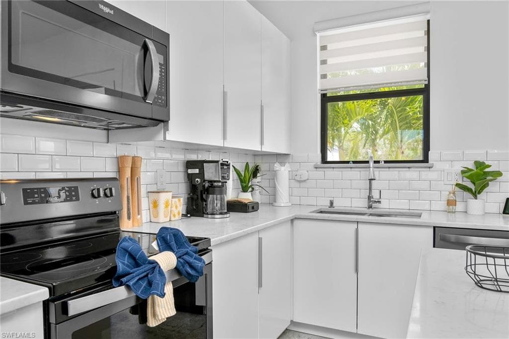 3016 Van Buren AVE-5