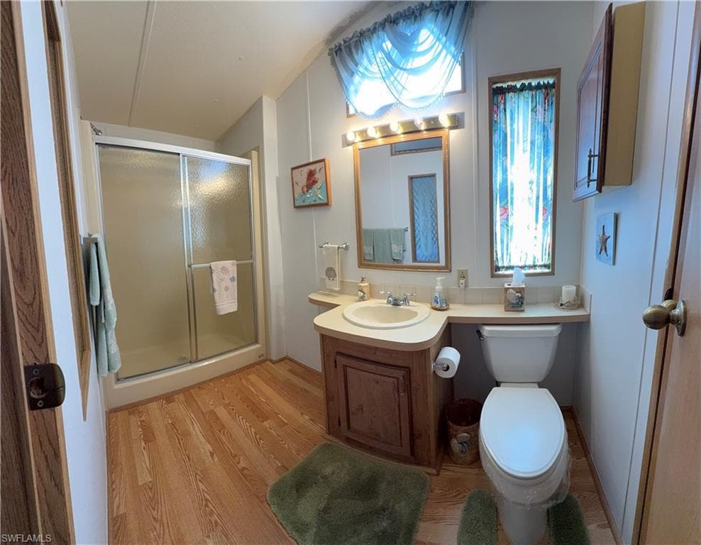 10651 Wales LOOP-15