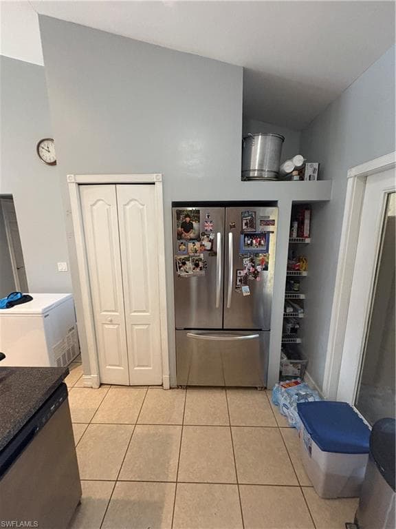 2500 Storter AVE-20