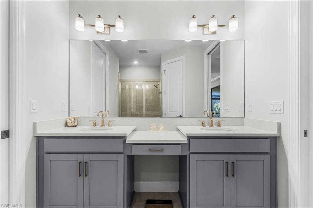 15561 Vittorio ST-9
