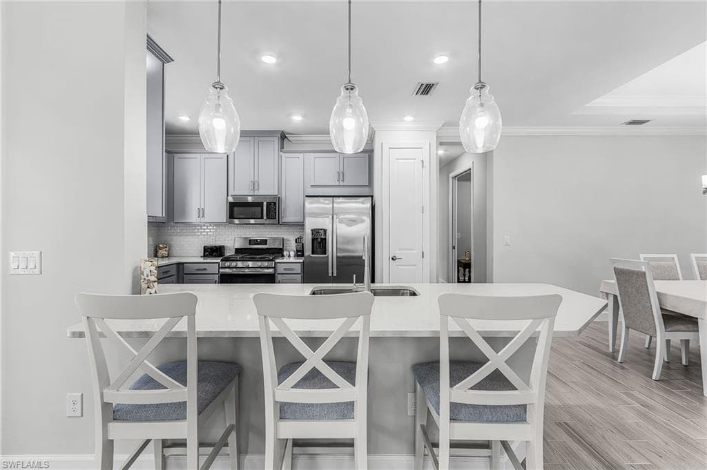 15561 Vittorio ST-13