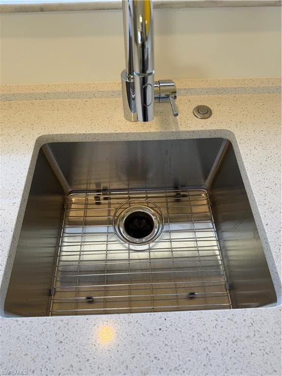 40 1st ST-4