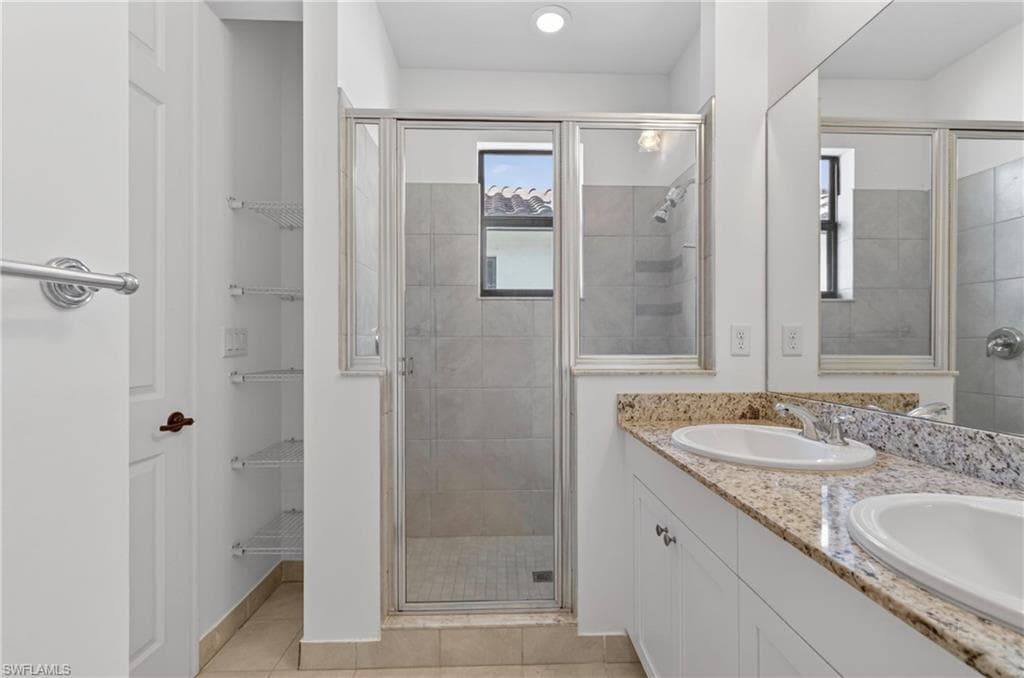8951 Madrid CIR-34