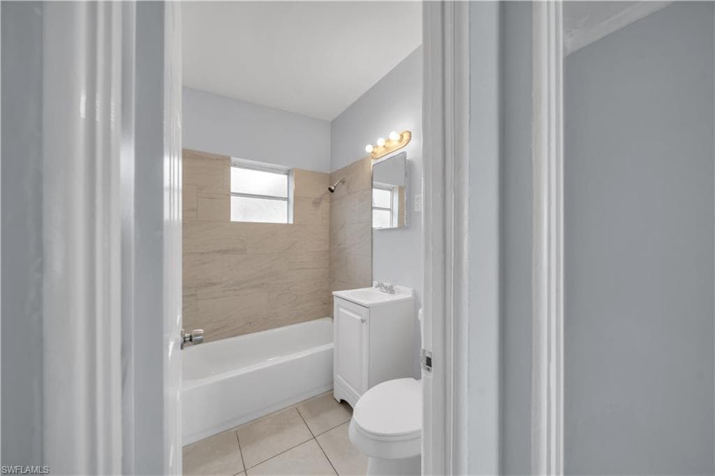 1527 Gardenia AVE-21