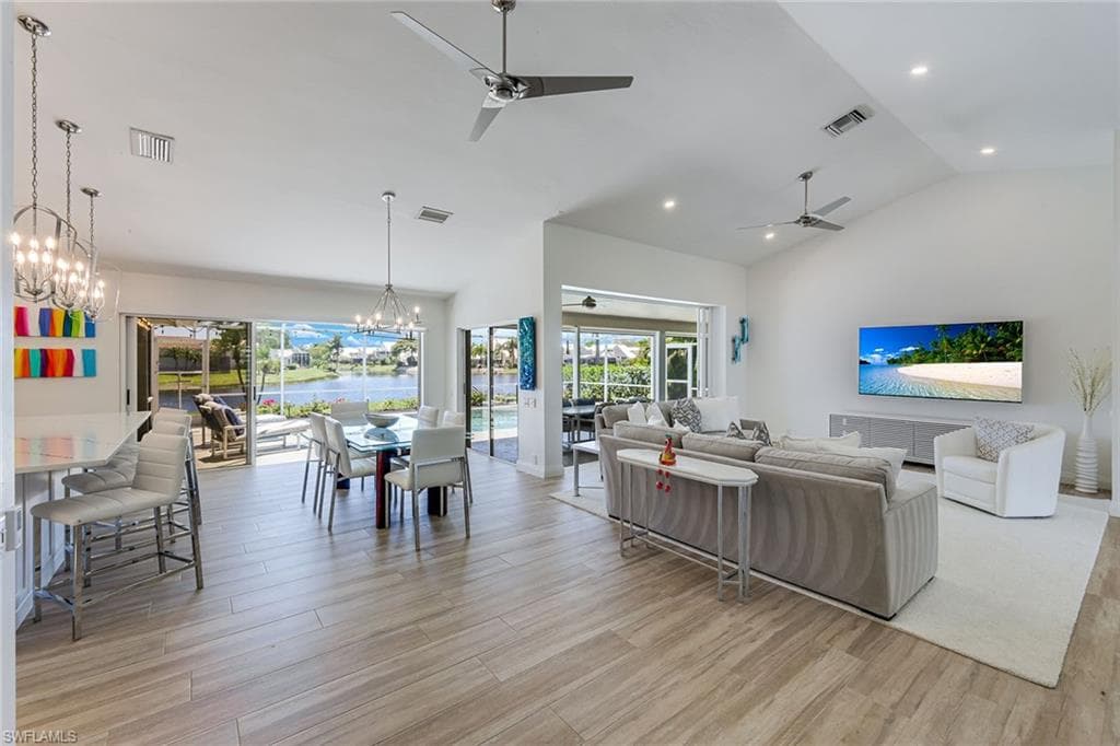 3803 Essex PL-12