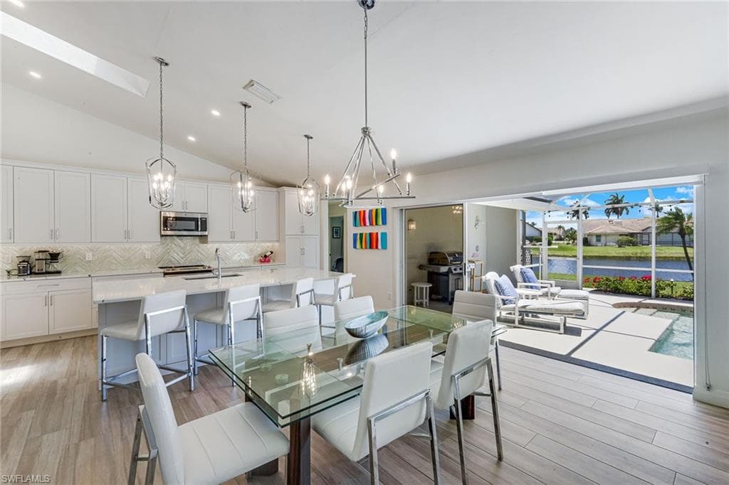 3803 Essex PL-14