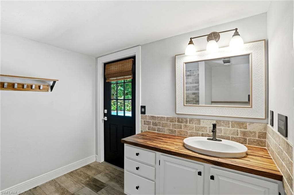330 Prather DR-21