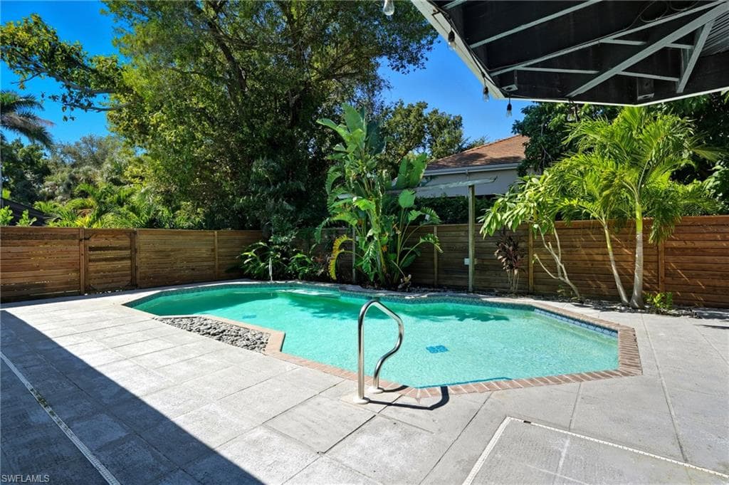 330 Prather DR-39