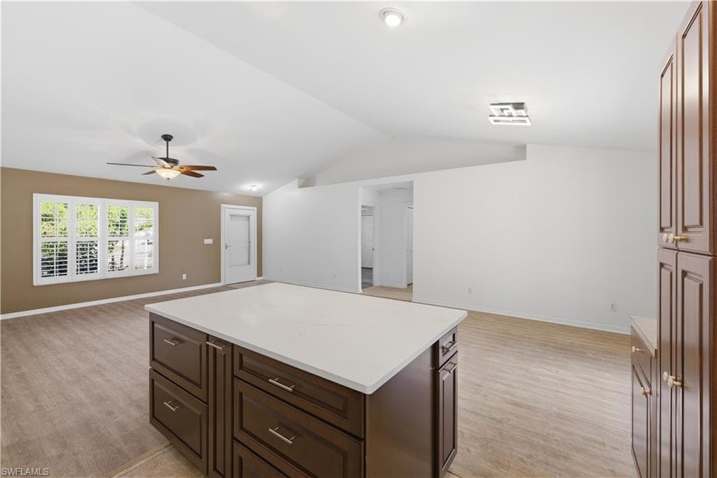 1082 Ridgeway DR-9