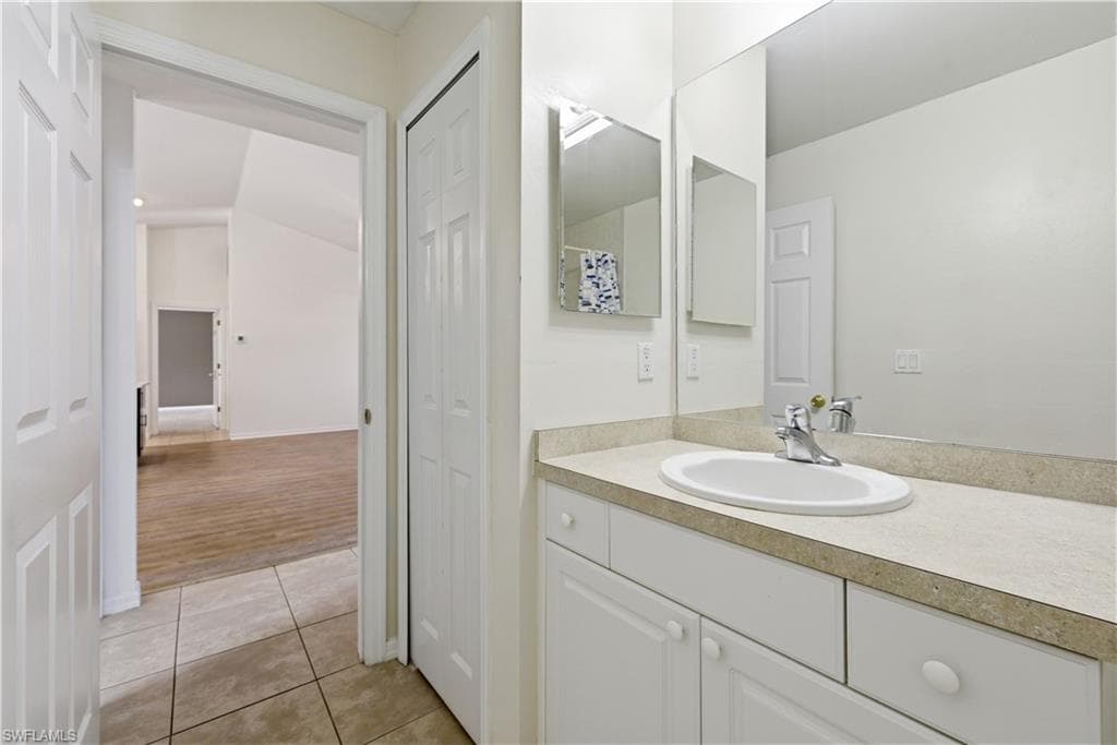 1082 Ridgeway DR-13