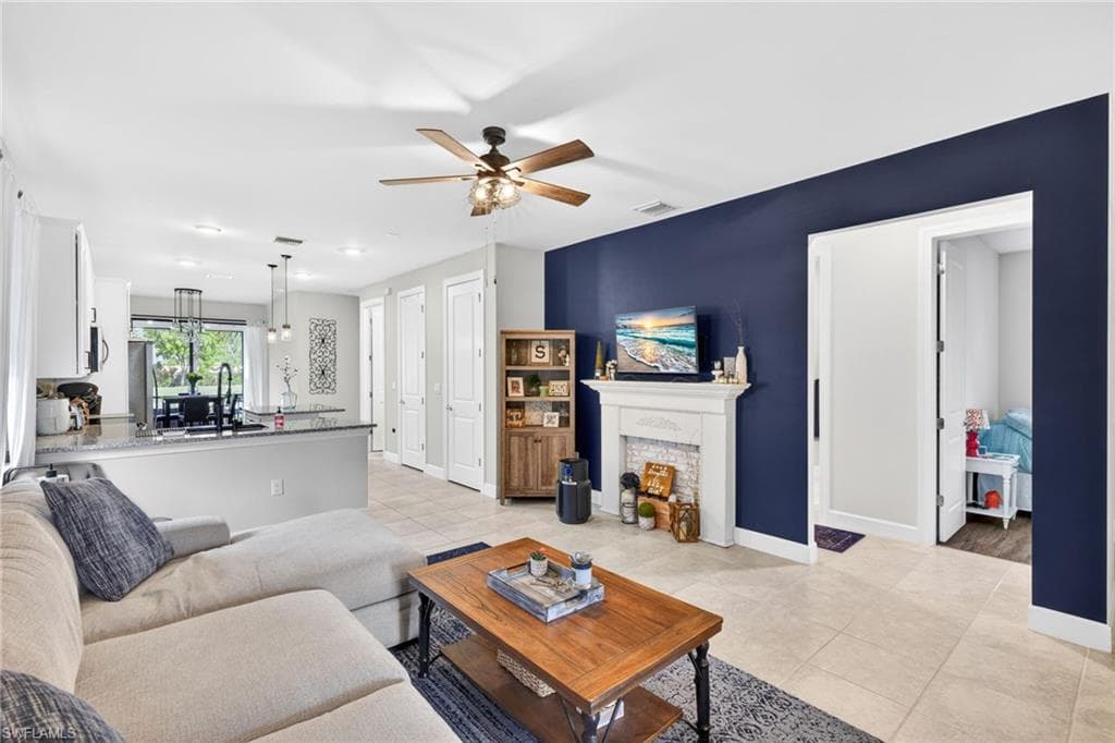 3930 Spotted Eagle WAY-4