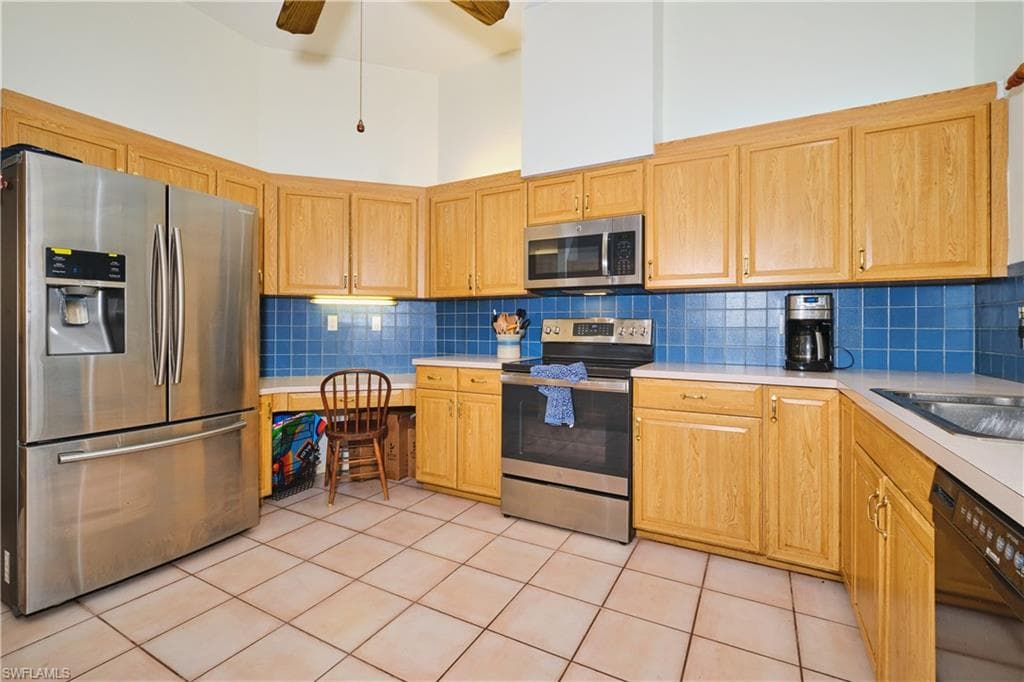 16560 Marc Allen DR-15