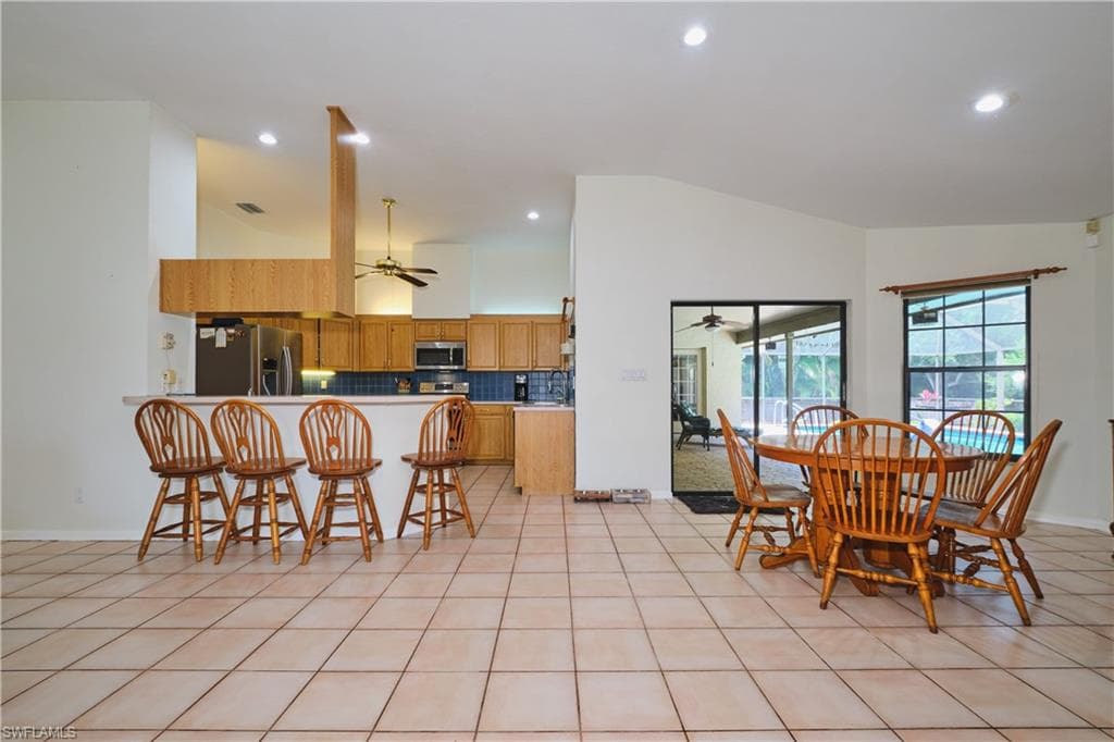 16560 Marc Allen DR-18