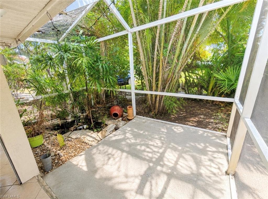 688 Valley DR-26