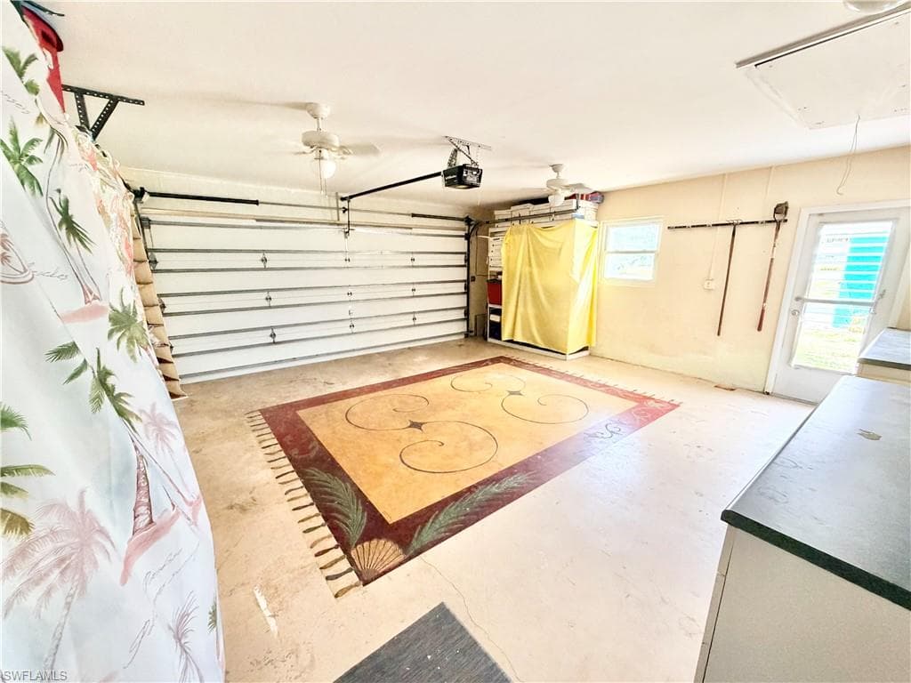 688 Valley DR-42