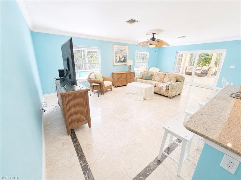 688 Valley DR-11