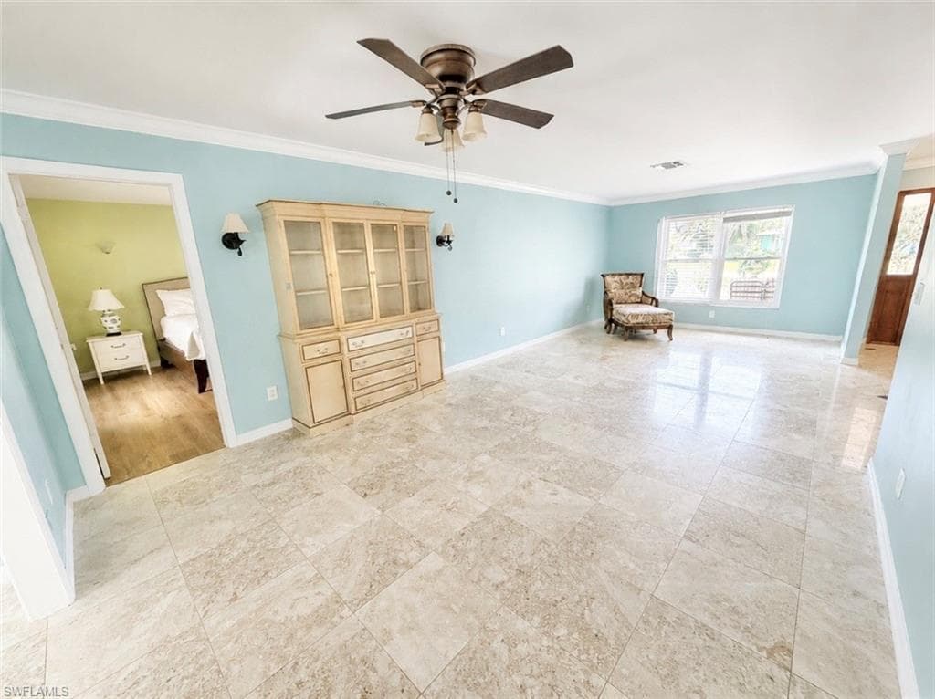 688 Valley DR-13
