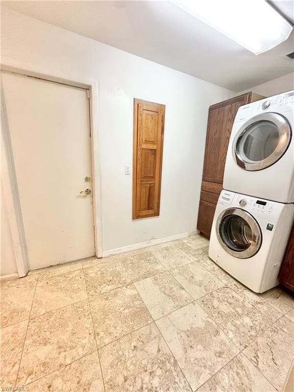 688 Valley DR-38