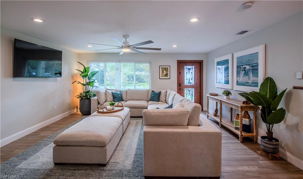 1385 Wisconsin DR-4