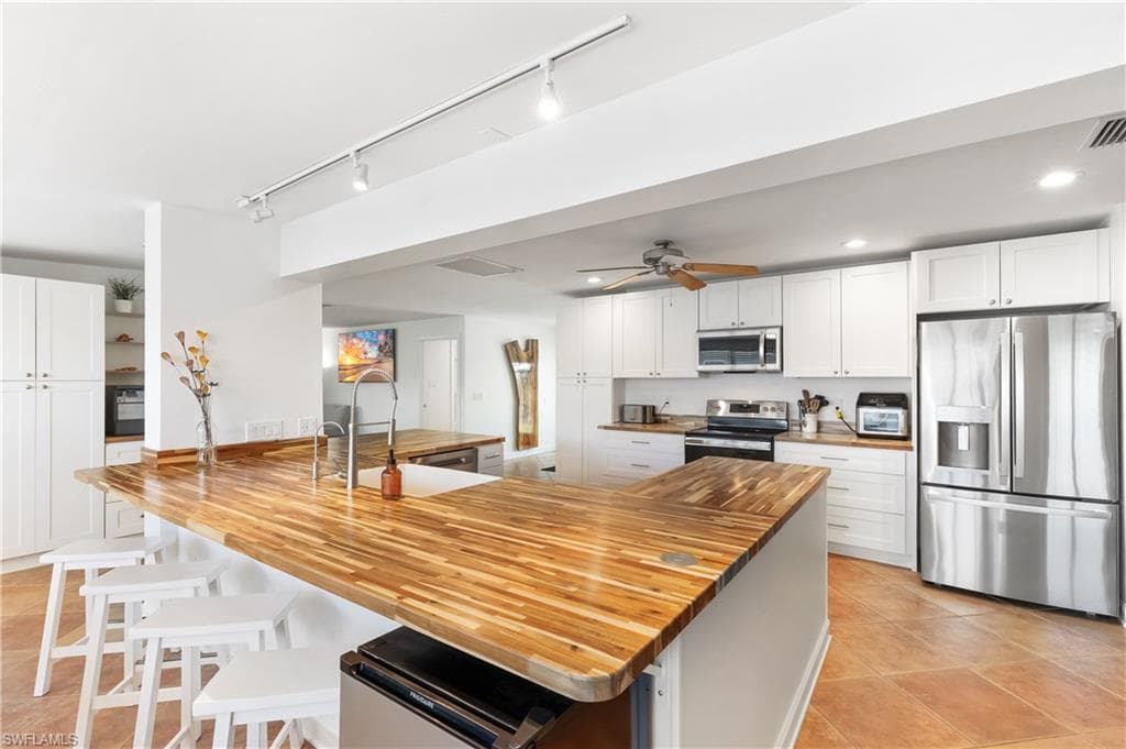5654 Natoma DR-6