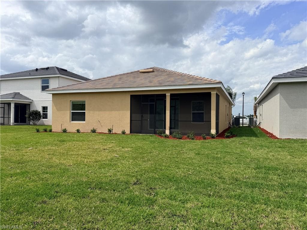 3917 Passion Vine DR-33
