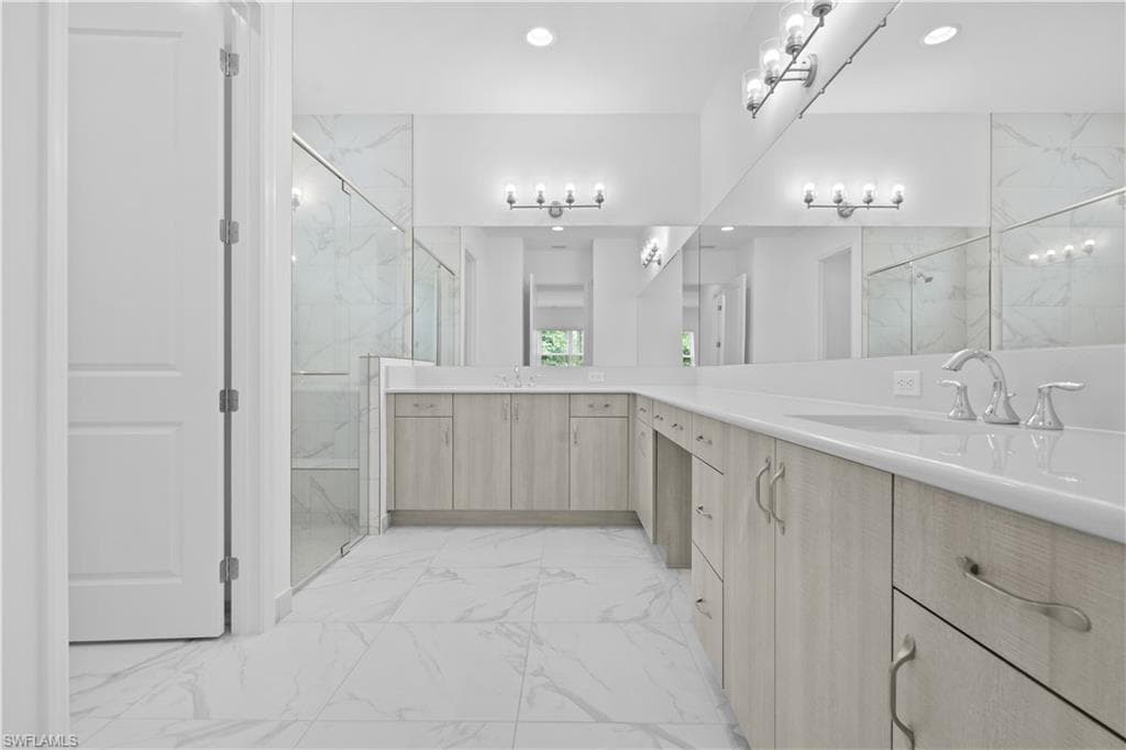 2589 Kingfisher DR-7