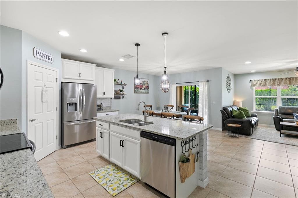 3215 Birchin LN-5