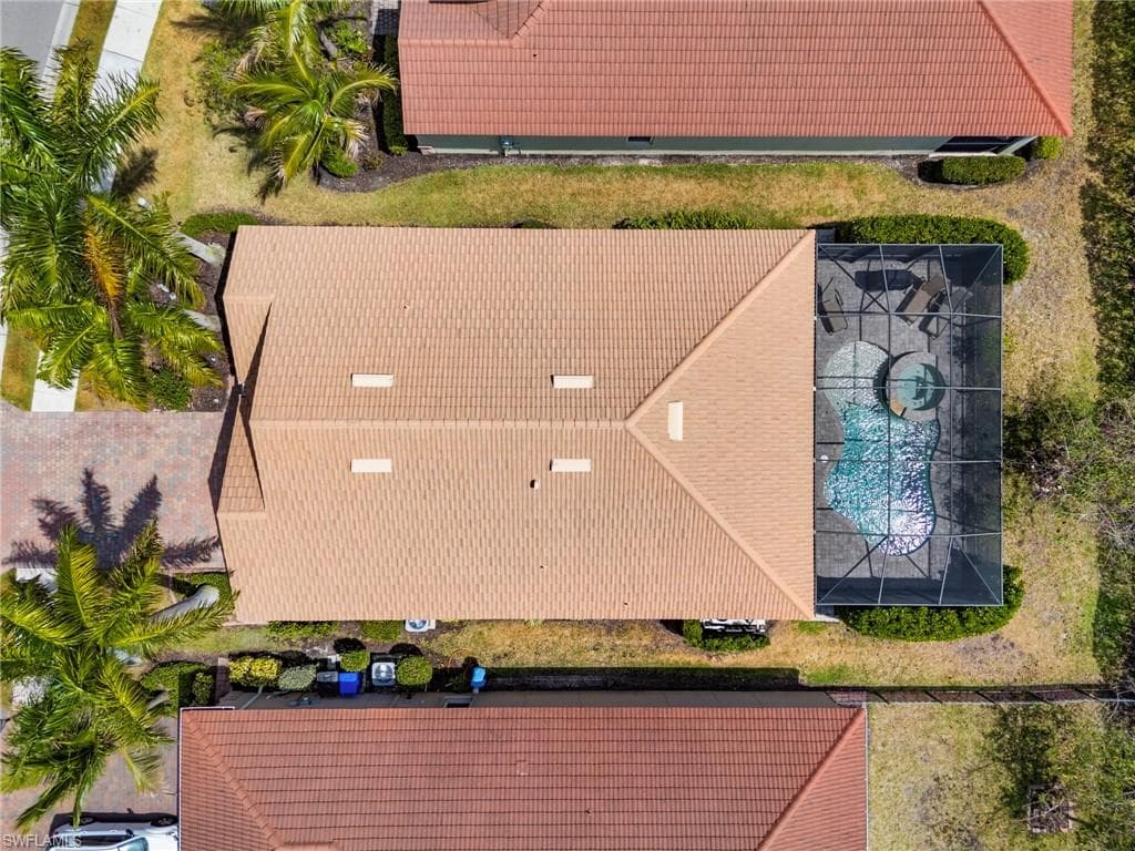 3215 Birchin LN-29