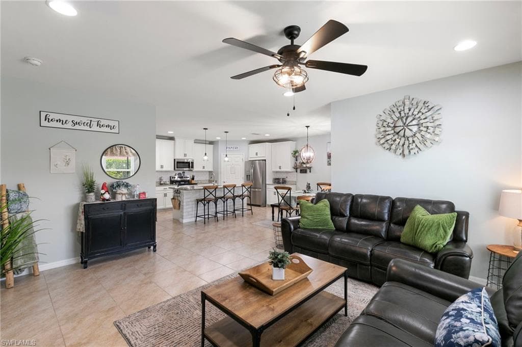 3215 Birchin LN-10