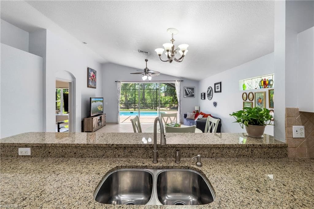 713 Crossfield CIR-14