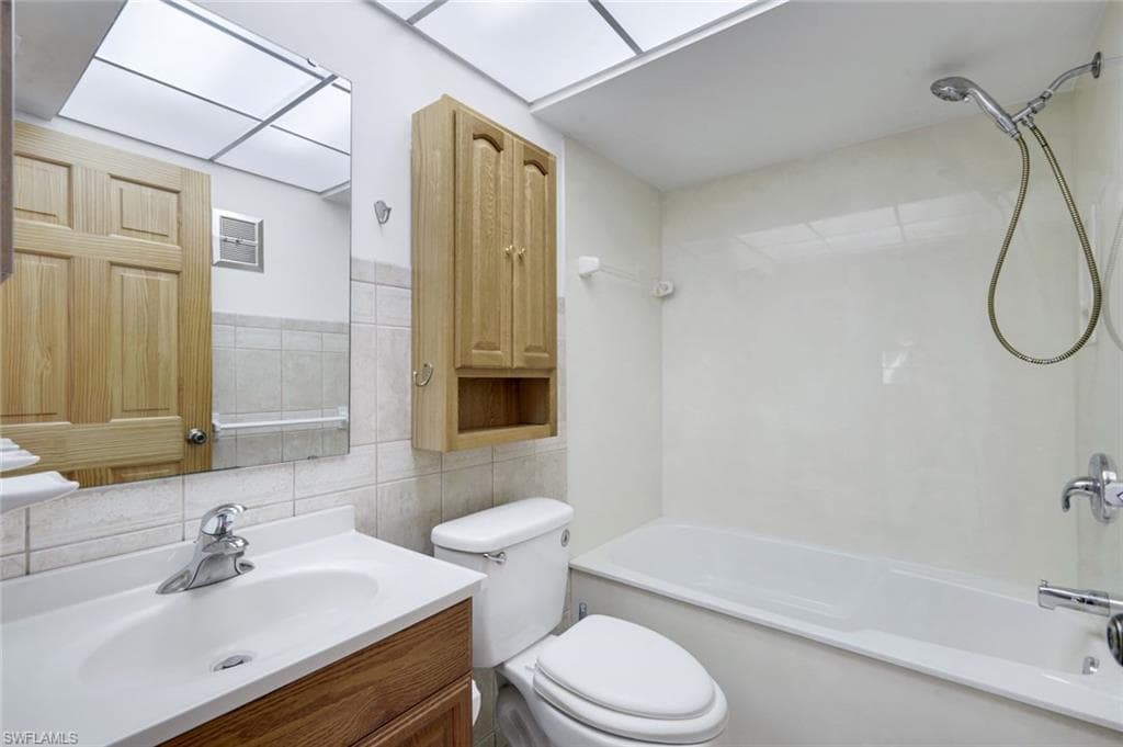 6302 Hofstra CT W-21